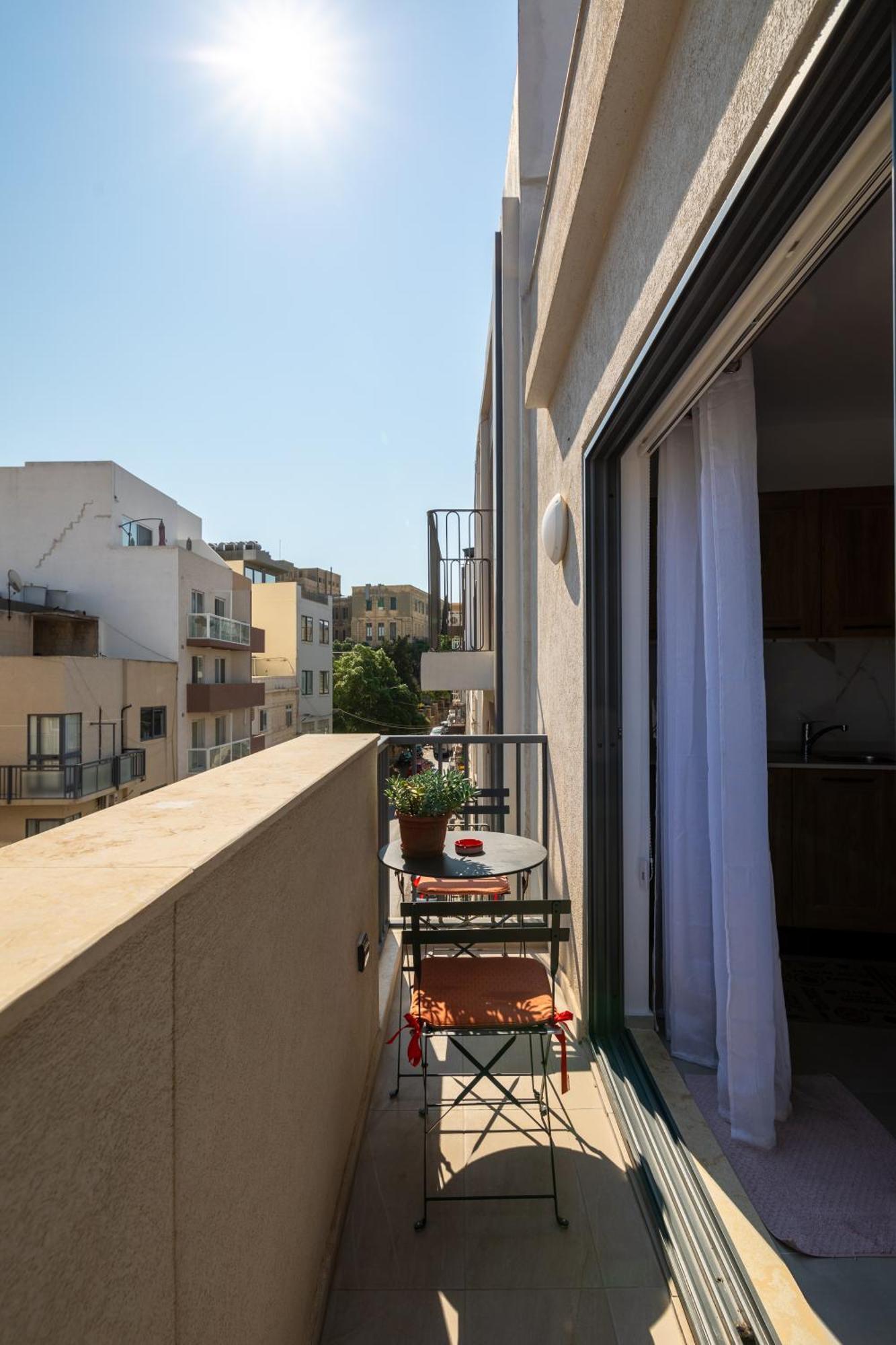 Modern 2Br Stylish Apartment With 2 Balconies - Close To St Julian'S & Sliema & Yacht Marina Pietà Εξωτερικό φωτογραφία