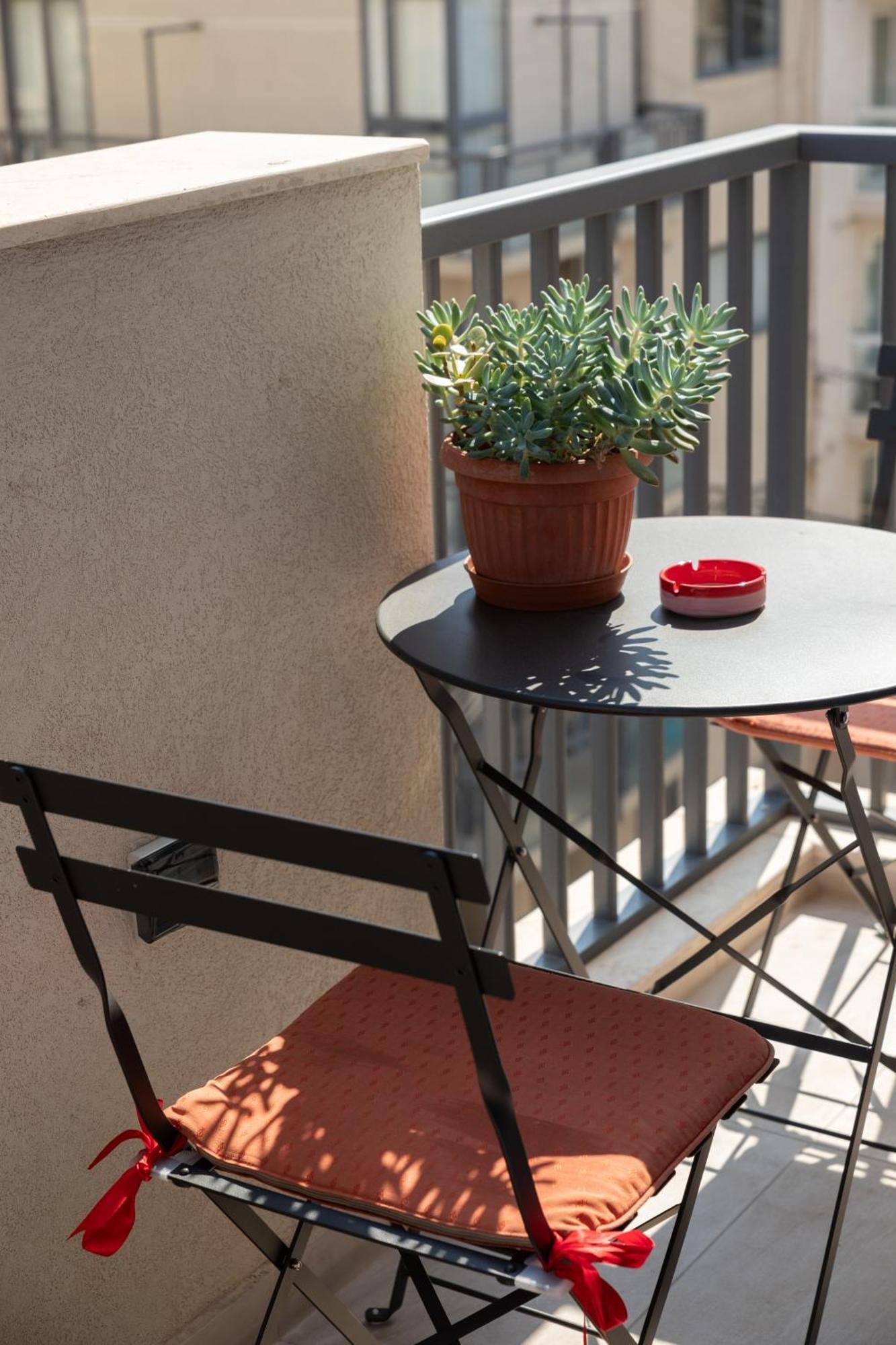 Modern 2Br Stylish Apartment With 2 Balconies - Close To St Julian'S & Sliema & Yacht Marina Pietà Εξωτερικό φωτογραφία