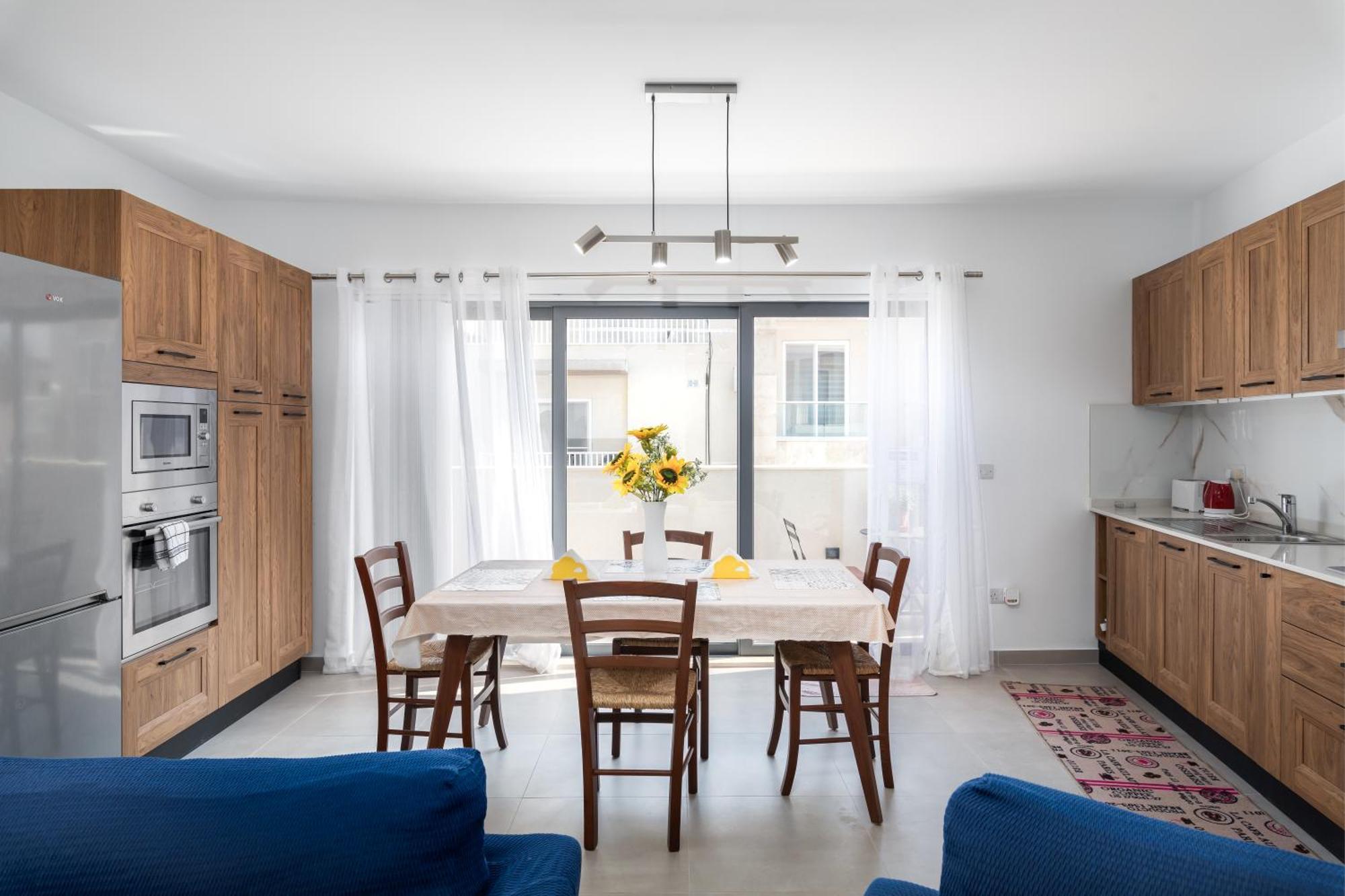 Modern 2Br Stylish Apartment With 2 Balconies - Close To St Julian'S & Sliema & Yacht Marina Pietà Εξωτερικό φωτογραφία